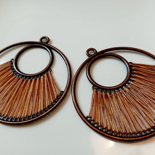 2 pendentifs double cercle avec tissage de fils 59x52 mm bronze