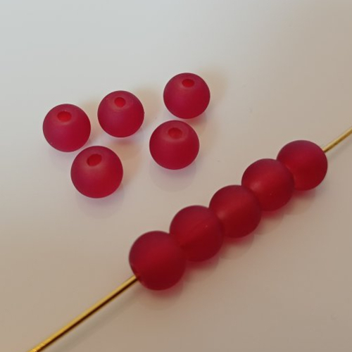 10 perles rondes rouge cerise givré 6 mm en verre