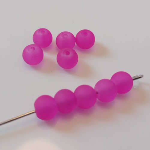 10 perles rondes rose vif givré 6 mm en verre