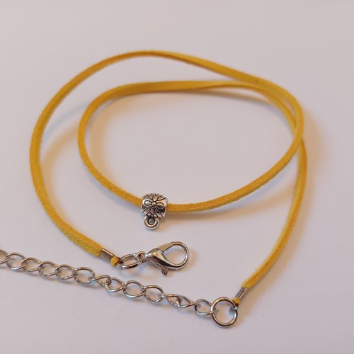 Base de collier cordon suédine jaune safran et chaînette 40 cm