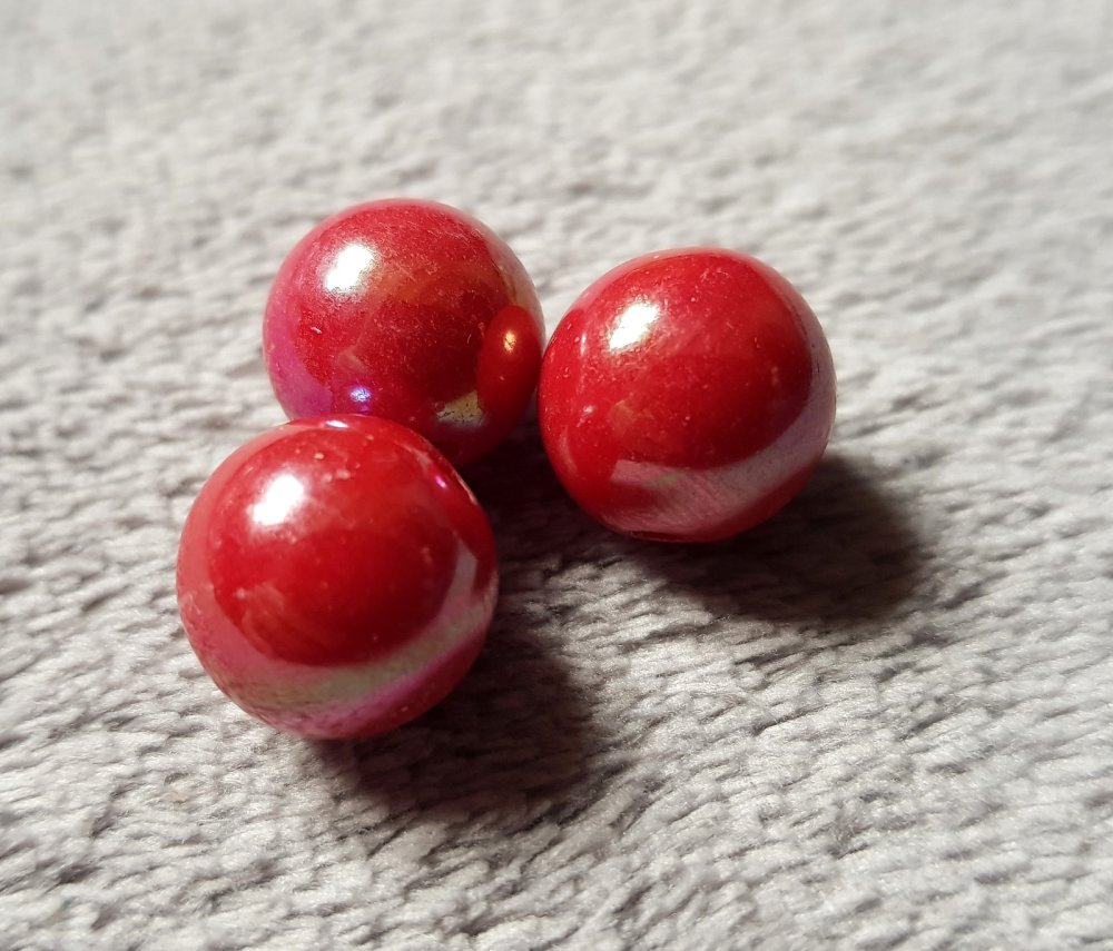 1 grosse perle ronde en acrylique rouge brillant 14mm - Un grand marché
