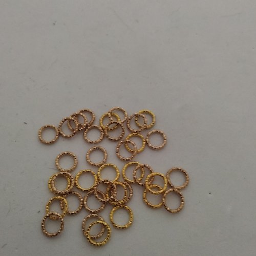 Lot de 5 anneaux connecteur 8mm de saut rond torsadé ouvert  en laiton argent, or ou noir