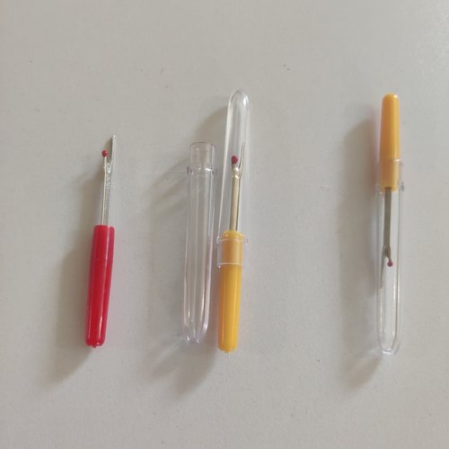 Ciseau découseur coupe-fil tranchant en acier