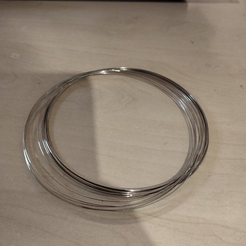 5 tours fil en acier argent inoxydable 0.6mm à mémoire de forme collier