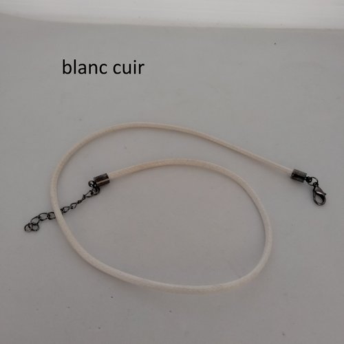 Cordons en cuir blanc de 3mm lisse  de 40 à 45cm