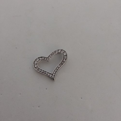 Pendentif coeur ajouré plaqué argent et strass blanc