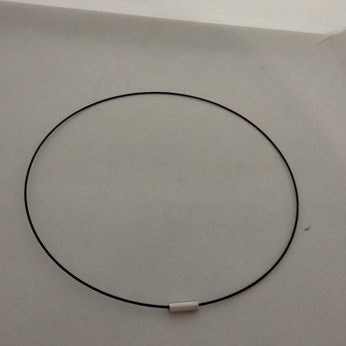 Collier en fil acier noir 1mm avec fermoir à visser, 45cm