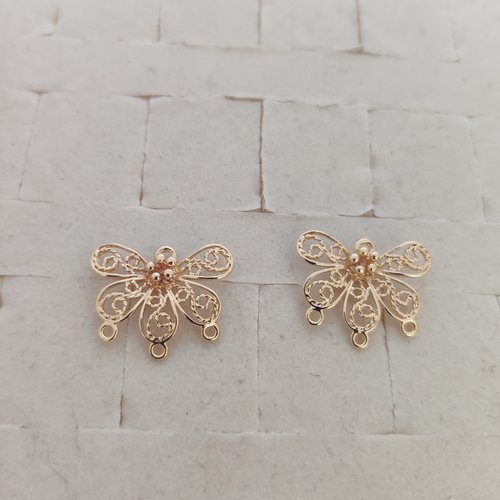 2 breloques  connecteur papillon ajouré filigrané plaqué or 14k