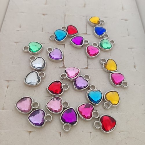 12 pendentifs breloques coeur en métal argenté et acrylique