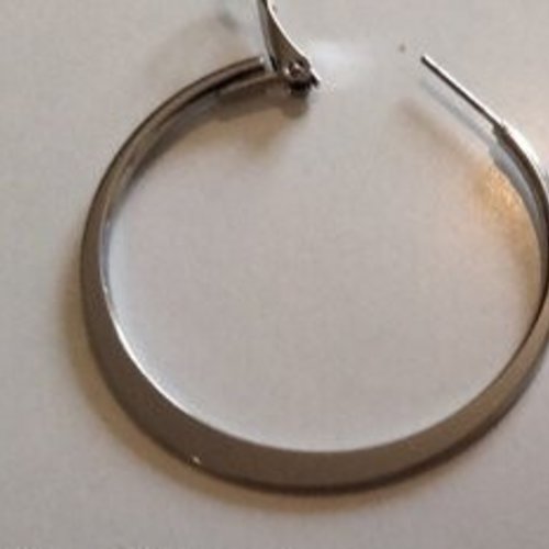 Boucles d'oreilles créoles plates à clip en acier argent