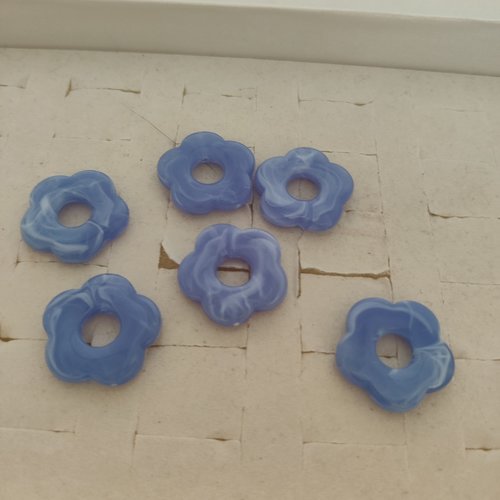 Lot de 3 breloques de fleurs creuses en acrylique