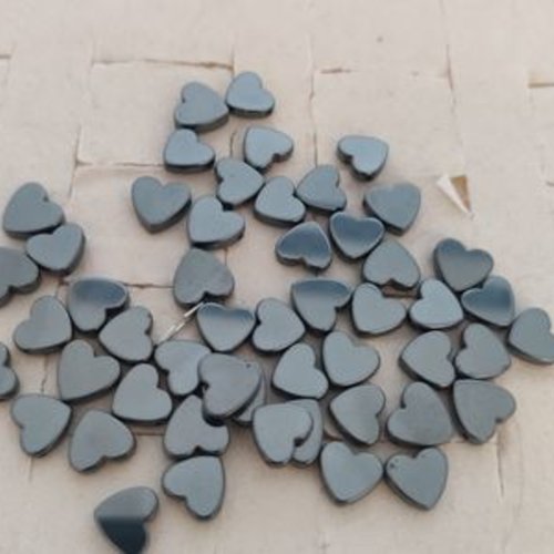 10 perles noires en hématite noire en forme de cœur