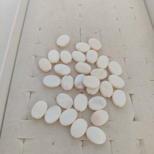 10 perles de coquille de nacre en forme ovale  plate