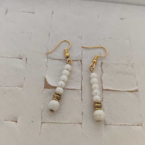 Boucles d'oreilles perles blanches nacrées et dorées