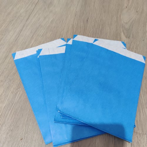 Lot de 12 pochettes cadeaux turquoises 18x12 cm