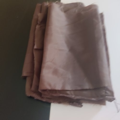 Lot de chutes de doublure marron