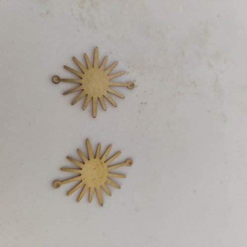 Breloque soleil en laiton brut vieilli deux attaches connecteurs fleur de soleil céleste