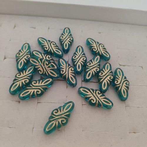 5  perles gravées  verte  filigrane doré sculpté vintage, , perles baroques vintage,