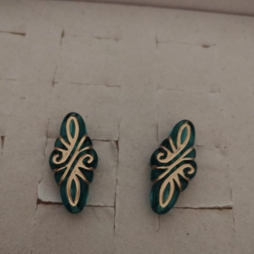 2  perles gravées  verte  filigrane doré sculpté vintage, , perles baroques vintage,