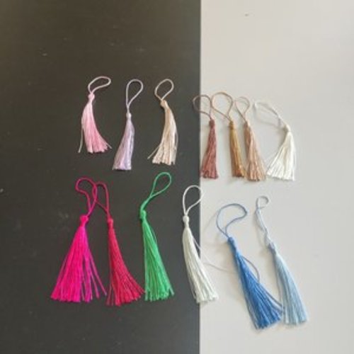 Lot de 5 pompons en coton brillant de différentes couleurs