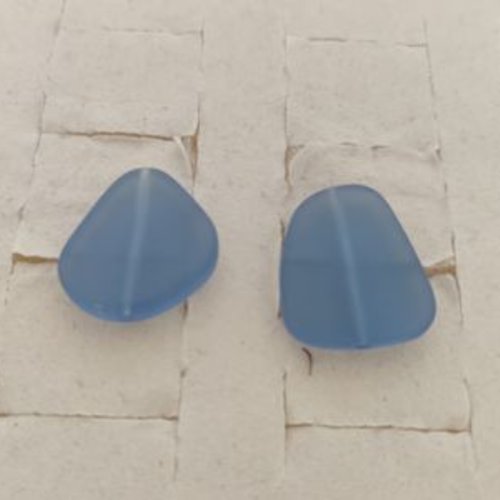Grandes perles de verre translucides de couleur bleue