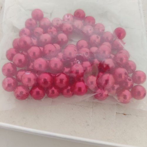 Lot de 30 perles en plastique rouge