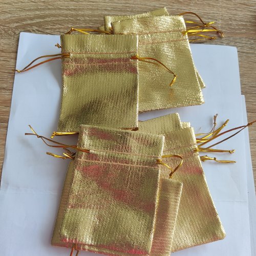 Lot de 30 pochettes cadeaux bourses dorée satinée
