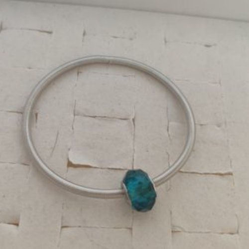 Bracelet extensible en acier agent avec perle bleue