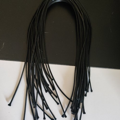 Lot de 10 cordons en nubuck noir plat de 3mm