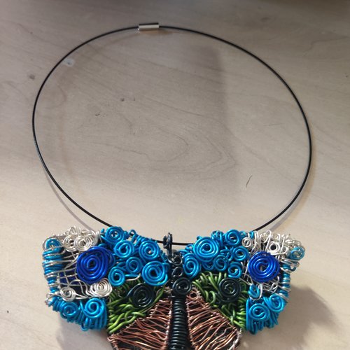 Collier pendentif papillon acier multicolore