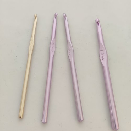 Lot de 4 crochets violet et doré