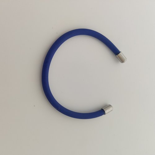 Bracelet en cahoutchouc bleu nuit et acier argent