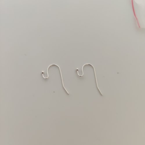 Une paire de crochet support en argent pour boucles d'oreilles