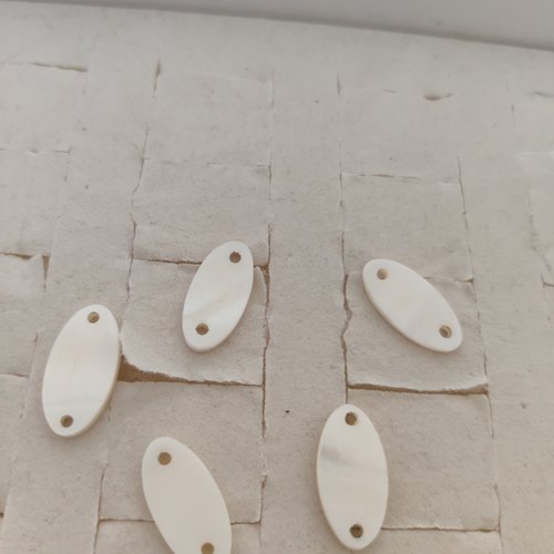 Lot de 5 perles en nacre ovale