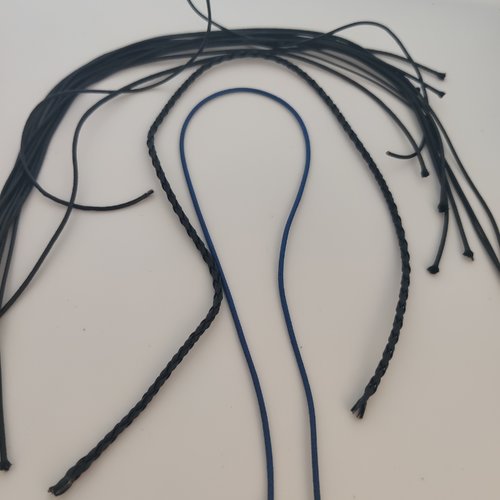 Lot de 13 cordons coton ciré noirs et bleus