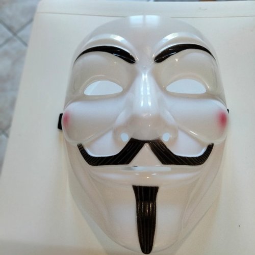 Masque blanc de hacker du film "v pour vendetta"pour halloween