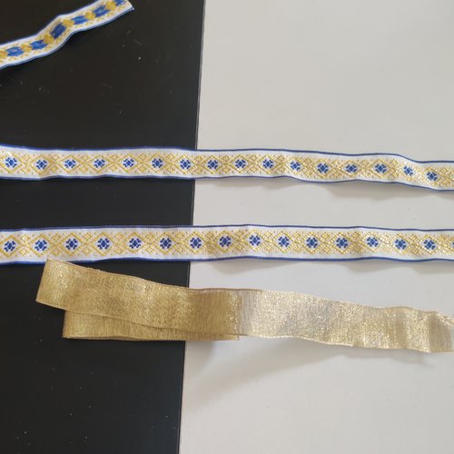 Lot de 3 rubans décoratifs de diiférents syles