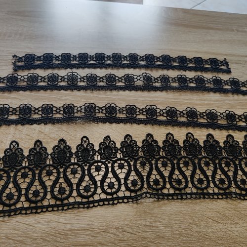 Lot de 4 chutes rubans bandes dentelle noir vintage