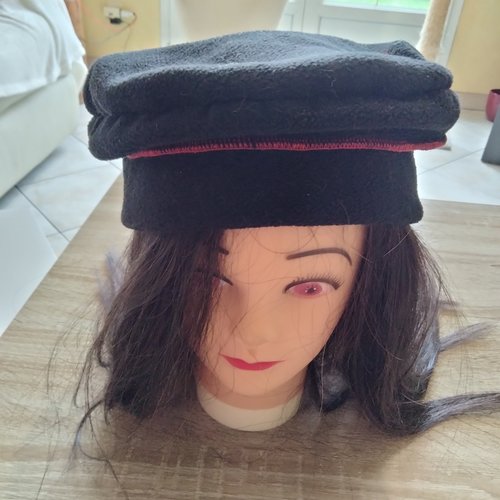 Béret noir polaire fait main femme