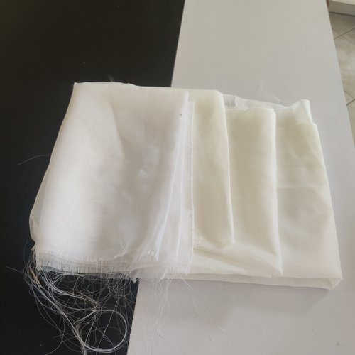 Lot de chutes de doublures blanches
