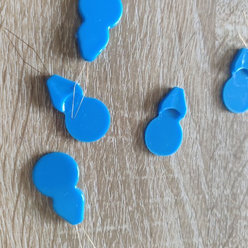 5 enfile-aiguille en plastique bleu et inox