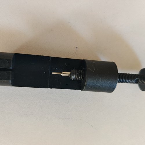 Outil de réparation noire en plastique de montre pour ajuster le bracelet et les maillons de chaîne