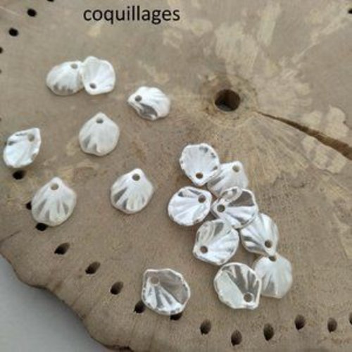 Lot de 14 perles en nacre naturelle blanche forme coquille