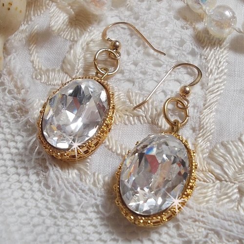 Boucles d’oreilles boucles d’or aux cabochons ovales en cristal et crochets en gold filled 14 carats, quelle séduction !