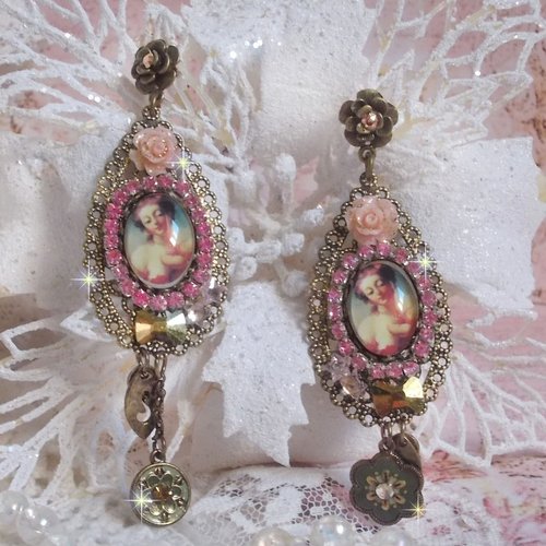 Boucles d’oreilles rosalène de style baroque, cabochons d’une femme envers son enfant, cristaux, breloques sur clous d’oreilles
