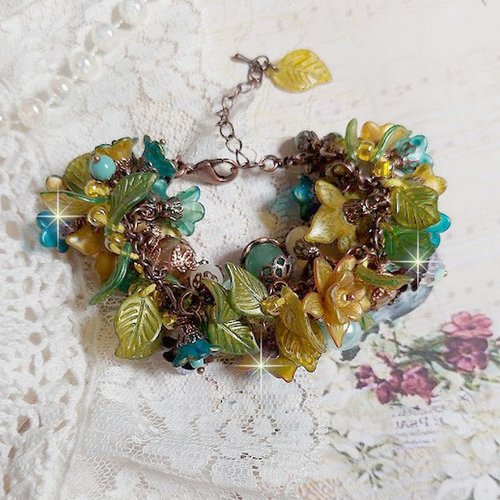 Bracelet cézanne créé avec grandes et petites fleurs, perles : aventurine et jade jaune clair, cristaux et résine, une belle nature !