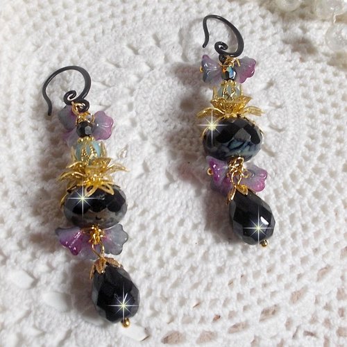 Boucles d’oreilles paris et ritournelles montées avec perles cristal, perles verre et pierre de gemme