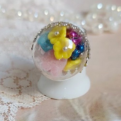 Bague boule de cristal montée avec fleurs en forme de cloche verre, velours floqué avec bague laiton et dôme en verre
