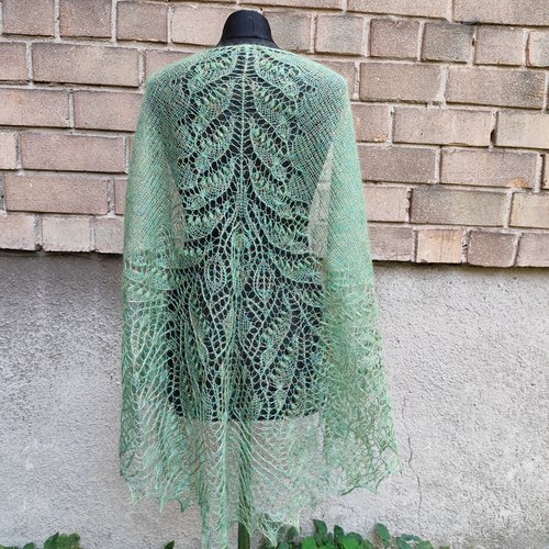 Élégante châle de tricot tricoté main de cachemire. chale pour la marié coloris vert