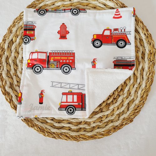 Serviette de table lavable pour enfant motifs camion de pompier